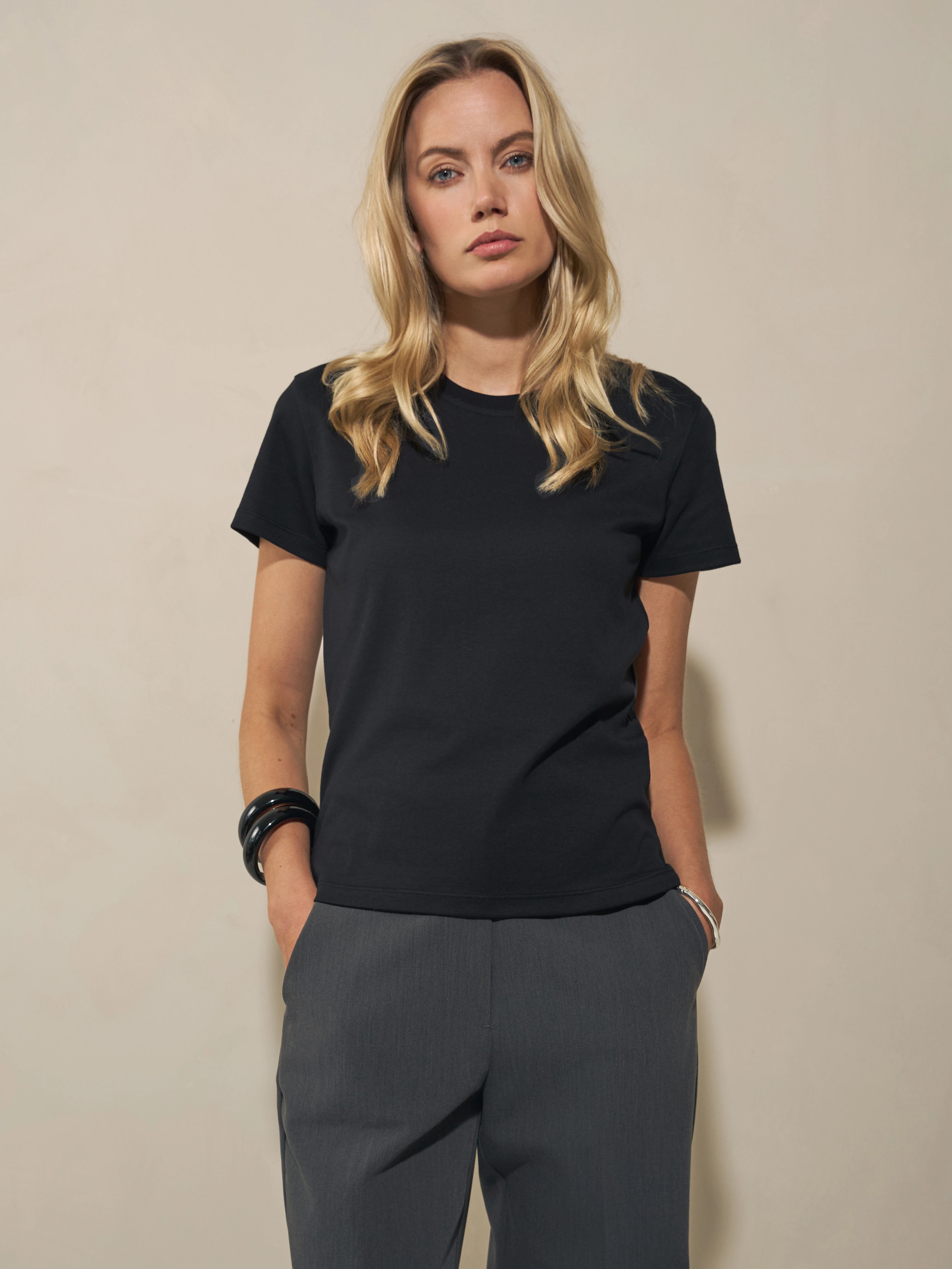 Gen 1: Slim T-shirt - Black